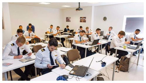 飛行員遇到老上司,一時想不通關閉發動機,33名空軍精銳喪生