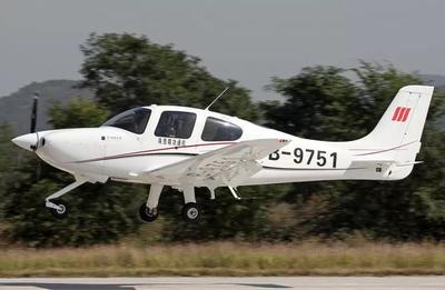 獵鷹飛行俱樂(lè)部輕型飛機(jī):看看這些飛機(jī)你認(rèn)識(shí)哪幾個(gè)?