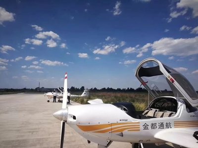 獵鷹飛行俱樂部:世界上最土豪的航空小鎮(zhèn),家家都有私人飛機!