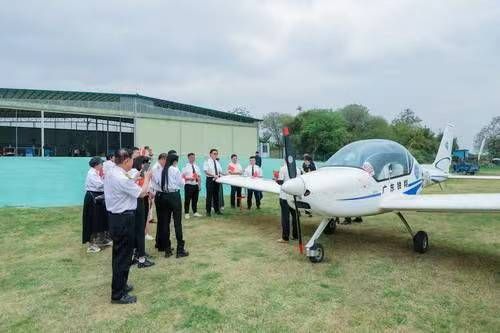 深圳麗楊尊航俱樂部在肇慶鼎湖硯洲島掛牌